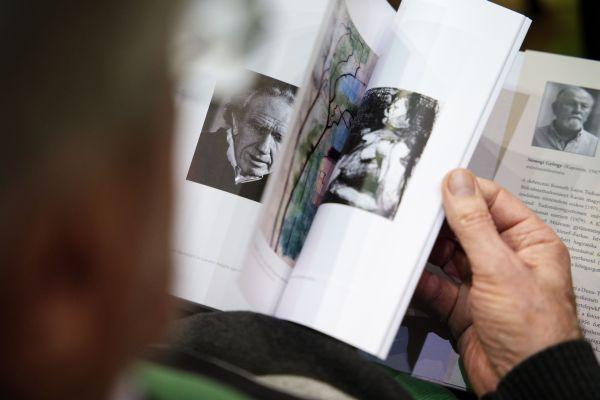 Tóth Menyhért albuma Banczik Róbert fotóján