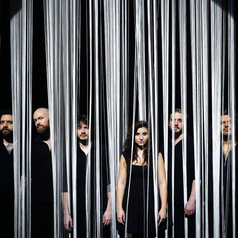 A Kulturális és Innovációs Minisztérium Jókai200 programsorozatának részeként 61 hazai és 2 külhoni helyszínen indultak POKET-Jókai olvasókörök, amelyben Jókai 5 újonnan megjelentetett kisregényét dolgozzák fel a résztvevők. A Jókai Mór és az olvasás népszerűsítését célzó programhoz kapcsolódva készíti el Vecsei H. Miklós és a QJÚB Music Hungary-díjas formáció legújabb estjét, amelyben 20. századi magyar költők szövegeit viszik színpadra vetítéssel kísért, koncertszínházi formában. A programban Jókai Mór, Csoóri Sándor, Pilinszky János, Gyarmati Fanni, Radnóti Miklós, és Nemes Nagy Ágnes szövegeivel, az előadás után pedig az alkotókkal találkozhat majd a közönség.